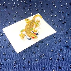 Chameleon Brooch 🦎